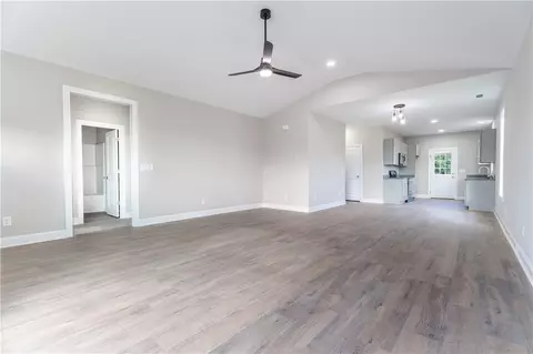 405 S Cherry St, Seneca, SC 29678 photo 6
