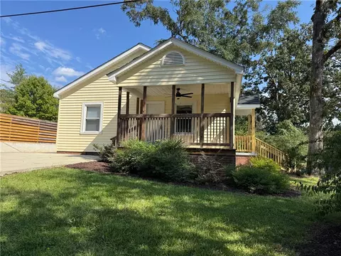 Exterior - 112 Elm St, Clemson, SC 29631 photo 2 of 4
