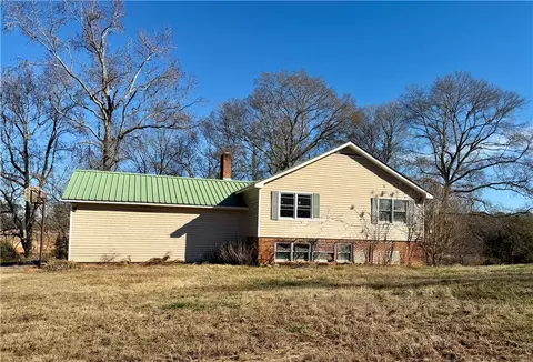 3128 Midway Rd, Anderson, SC 29621