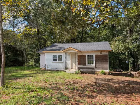 230 Friendship Rd, Seneca, SC 29678