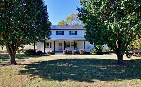 718 Double Springs Rd, Townville, SC 29689