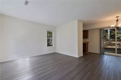 Living - 106 Franklin Dr, Central, SC 29630 photo 2 of 2