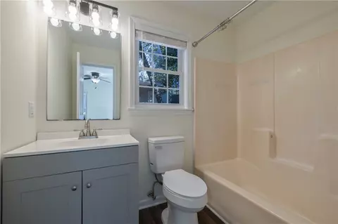 Bath - 106 Franklin Dr, Central, SC 29630 photo 1 of 2