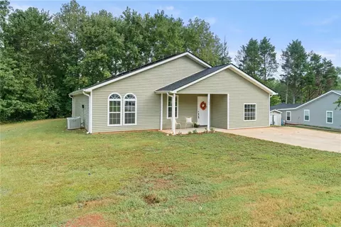 123 Spruce Ave, Greer, SC 29651 photo 2