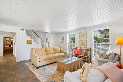 Living - 707 Windsor Dr, Anderson, SC 29621 photo 5 of 9