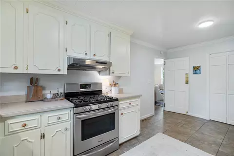 Kitchen - 707 Windsor Dr, Anderson, SC 29621 photo 4 of 4