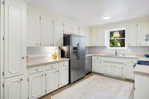 Kitchen - 707 Windsor Dr, Anderson, SC 29621 photo 2 of 4