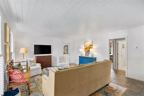 Living - 707 Windsor Dr, Anderson, SC 29621 photo 1 of 9