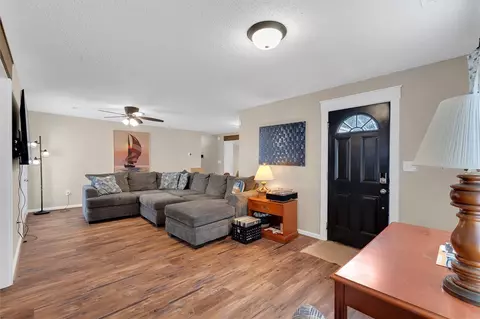 460 W Queen St, Pendleton, SC 29670 photo 6