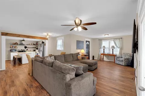 460 W Queen St, Pendleton, SC 29670 photo 7