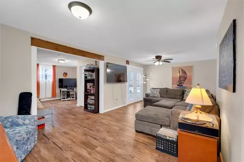 460 W Queen St, Pendleton, SC 29670 photo 5