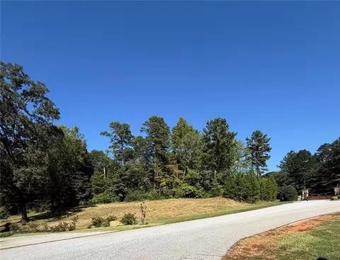 408 Marina Bay Dr, Seneca, SC 29672