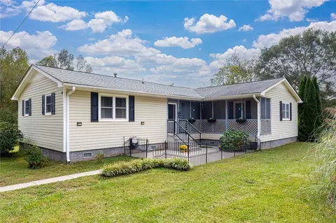 314 E Mcguffin Dr, Westminster, SC 29693