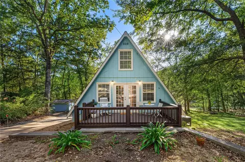 387 Chateau Dr, Lavonia, GA 30553
