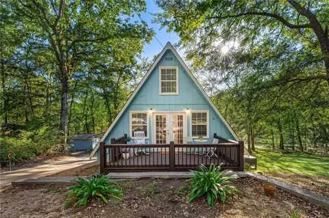 387 Chateau Dr, Lavonia, GA 30553