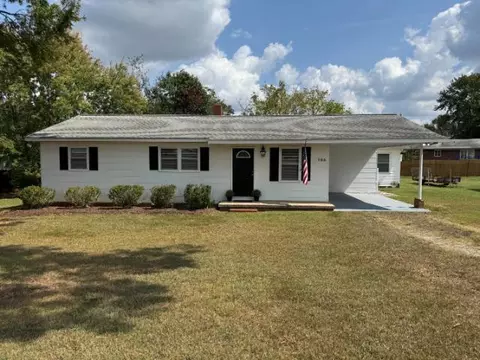 106 Cloverdale Dr, Boiling Springs, SC 29316