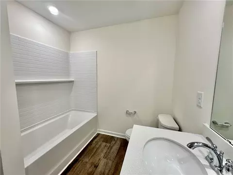 Bath - 518 Seaborn Cir, Pendleton, SC 29670 photo 3 of 7