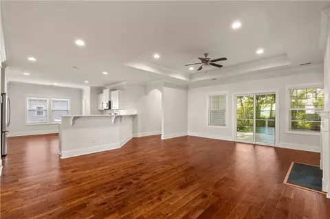 Living - 124 Spyglass Ln, Pendleton, SC 29670 photo 4 of 5