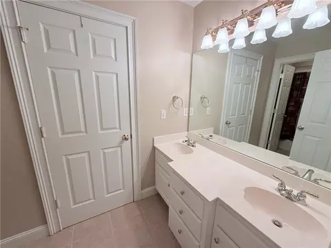 Bath - 102 Blue Barker Rd, Honea Path, SC 29654 photo 5 of 6