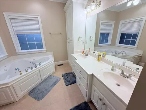 Bath - 102 Blue Barker Rd, Honea Path, SC 29654 photo 2 of 6