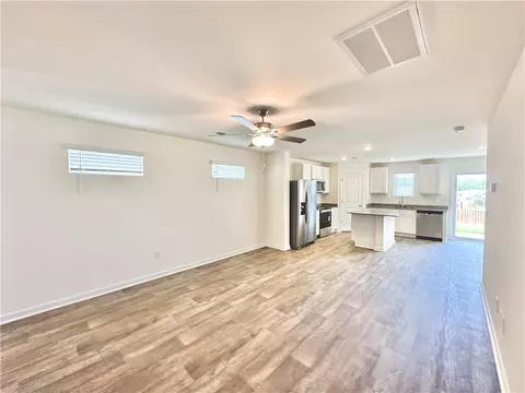 Living - 514 Seaborn Cir, Pendleton, SC 29670 photo 2 of 2