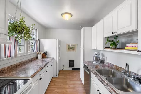 Kitchen - 846 Crouch Dr, Pendleton, SC 29670 photo 1 of 4