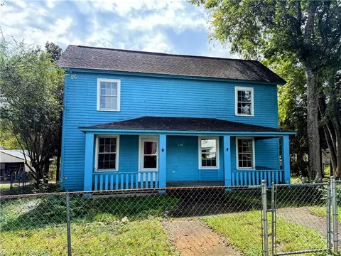 614 Broadway St, Newry, SC 29665