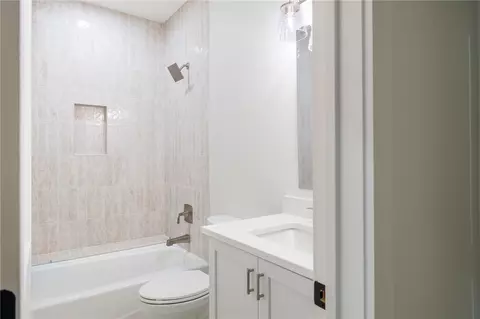 Bath - 325 Keowee Ave, Sunset, SC 29685 photo 5 of 6