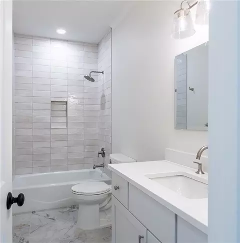 Bath - 325 Keowee Ave, Sunset, SC 29685 photo 4 of 6