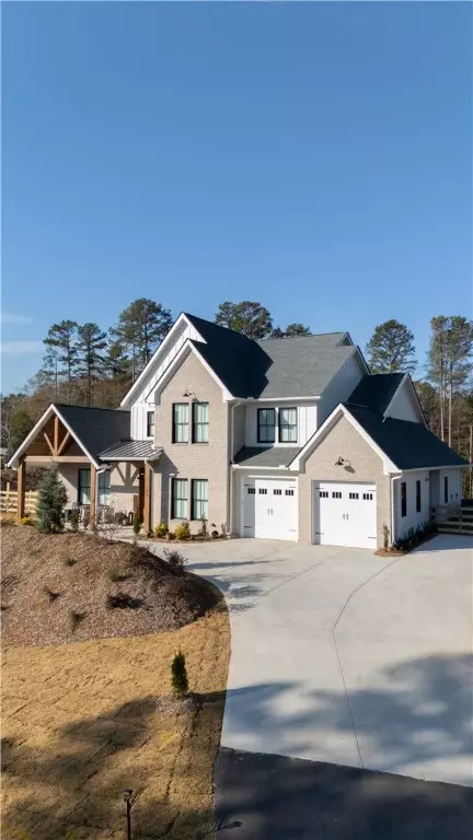 252 W Old Pendleton Rd, Central, SC 29630