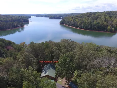 103 Harbour Ct, Westminster, SC 29693
