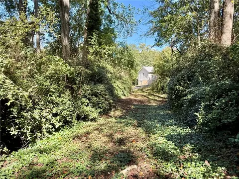 305 Creek Dr, Seneca, SC 29678 photo 8