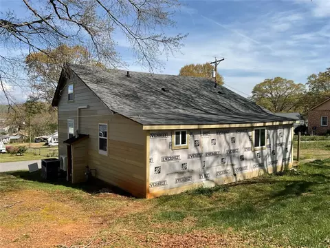 Exterior - 112 Overbrook St, Pickens, SC 29671 photo 5 of 6