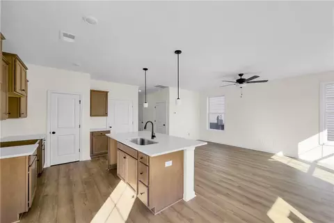 231 Brown Cir, Easley, SC 29642 photo 8
