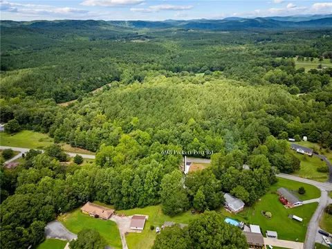 View/Area - 698 Pickett Post Rd, Walhalla, SC 29691 photo 3 of 8
