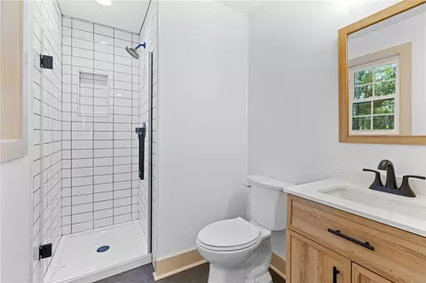 Bath - 698 Pickett Post Rd, Walhalla, SC 29691 photo 1 of 2