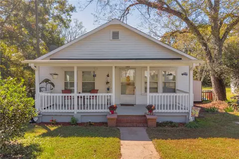 102 N Bibb St, Westminster, SC 29693