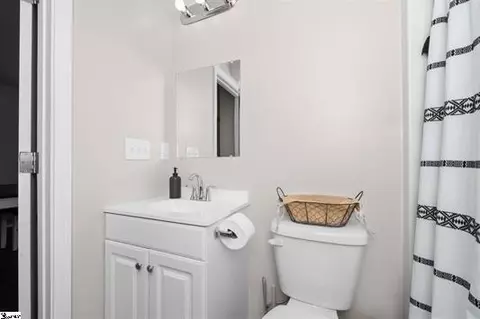 Bath - 121 Forrester Dr, Liberty, SC 29657 photo 1 of 3