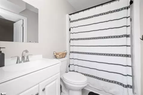 Bath - 121 Forrester Dr, Liberty, SC 29657 photo 2 of 3