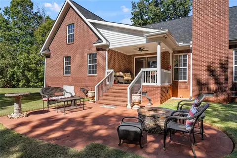 Exterior - 119 Devon Ct, Easley, SC 29640 photo 6 of 10