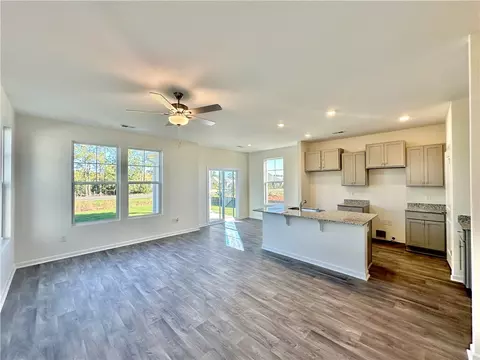 582 Seaborn Cir, Pendleton, SC 29670 photo 8