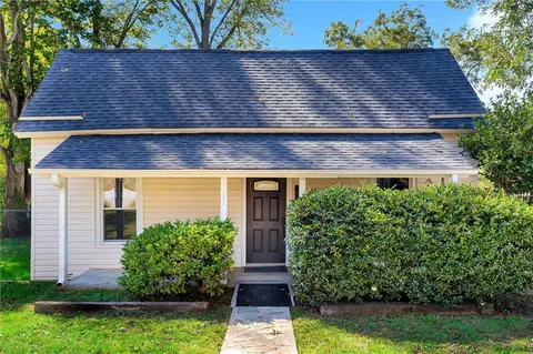 Exterior - 202 Barton St, Easley, SC 29640 photo 2 of 6
