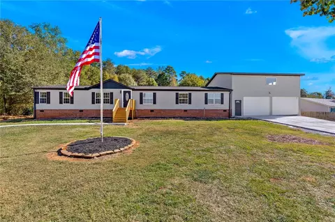 2 Stern Ct, Greenville, SC 29617