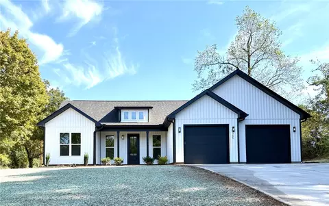 706 Woodlake Rd, Anderson, SC 29621