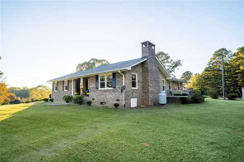 506 Old Wagon Rd, Walhalla, SC 29691