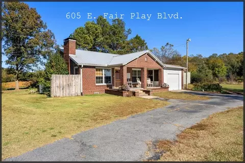 605 E Fair Play Blvd, Fair Play, SC 29643
