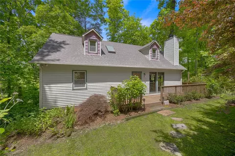 262 Belvoir Dr, Pickens, SC 29671