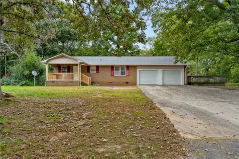 1313 Farmer Rd, Starr, SC 29684