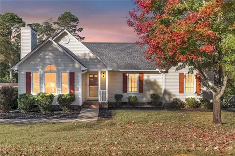 102 Mikenah Ct, Easley, SC 29640