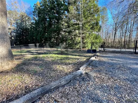 Exterior - 720 Lakeside Dr, Anderson, SC 29621 photo 5 of 6